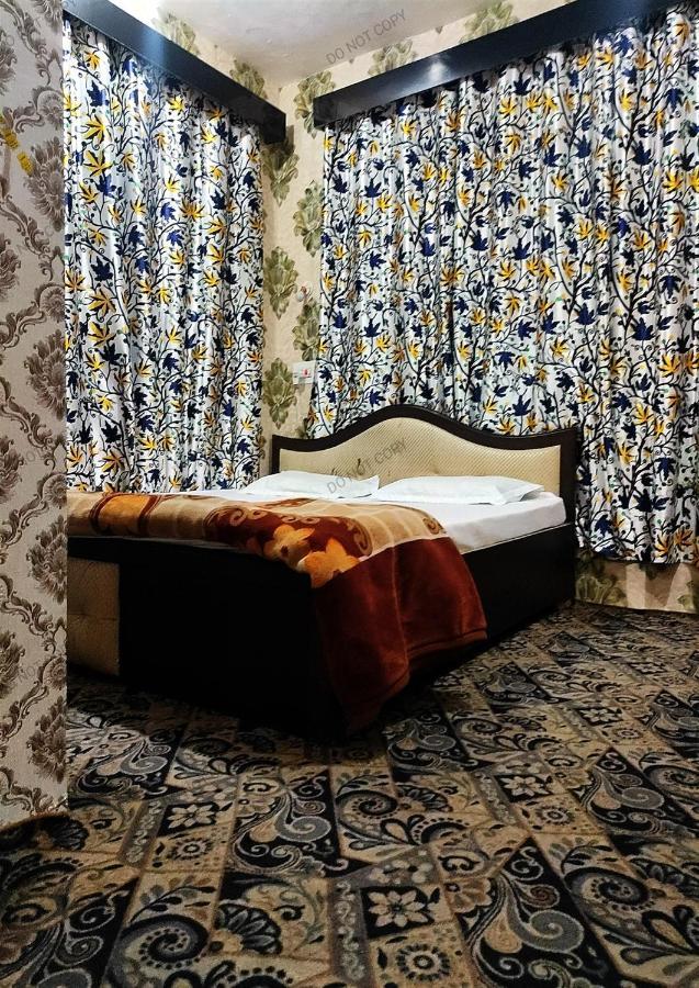 Hotel Fabulous Kashmir Srinagar Exterior foto